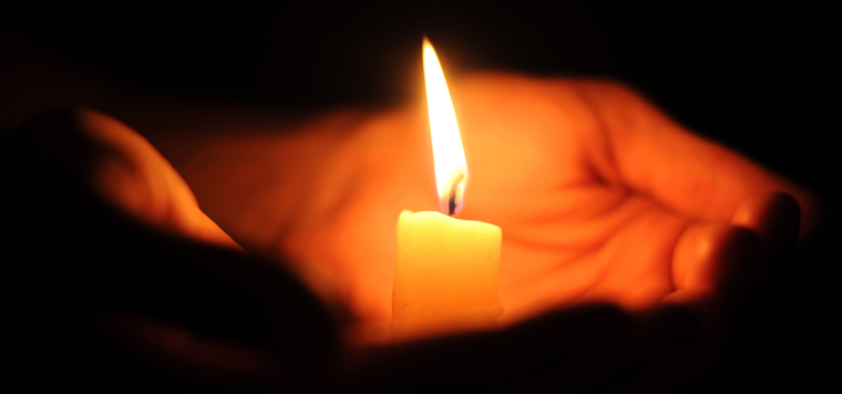 bougie-au-creux-des-mains